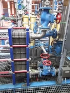 Intercambiador de placas para la refrigeración del aceite en una central de lubricación